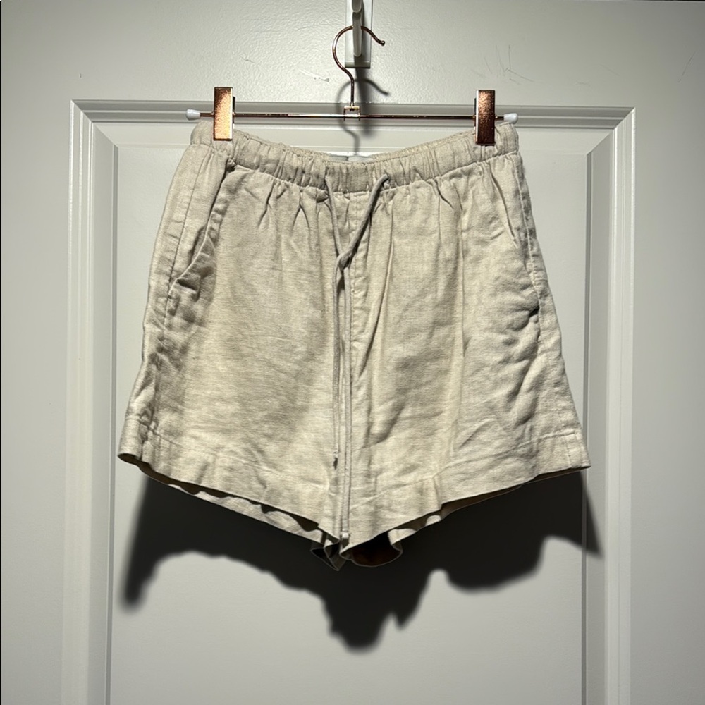Abercombie High Waisted Beige Linen Shorts